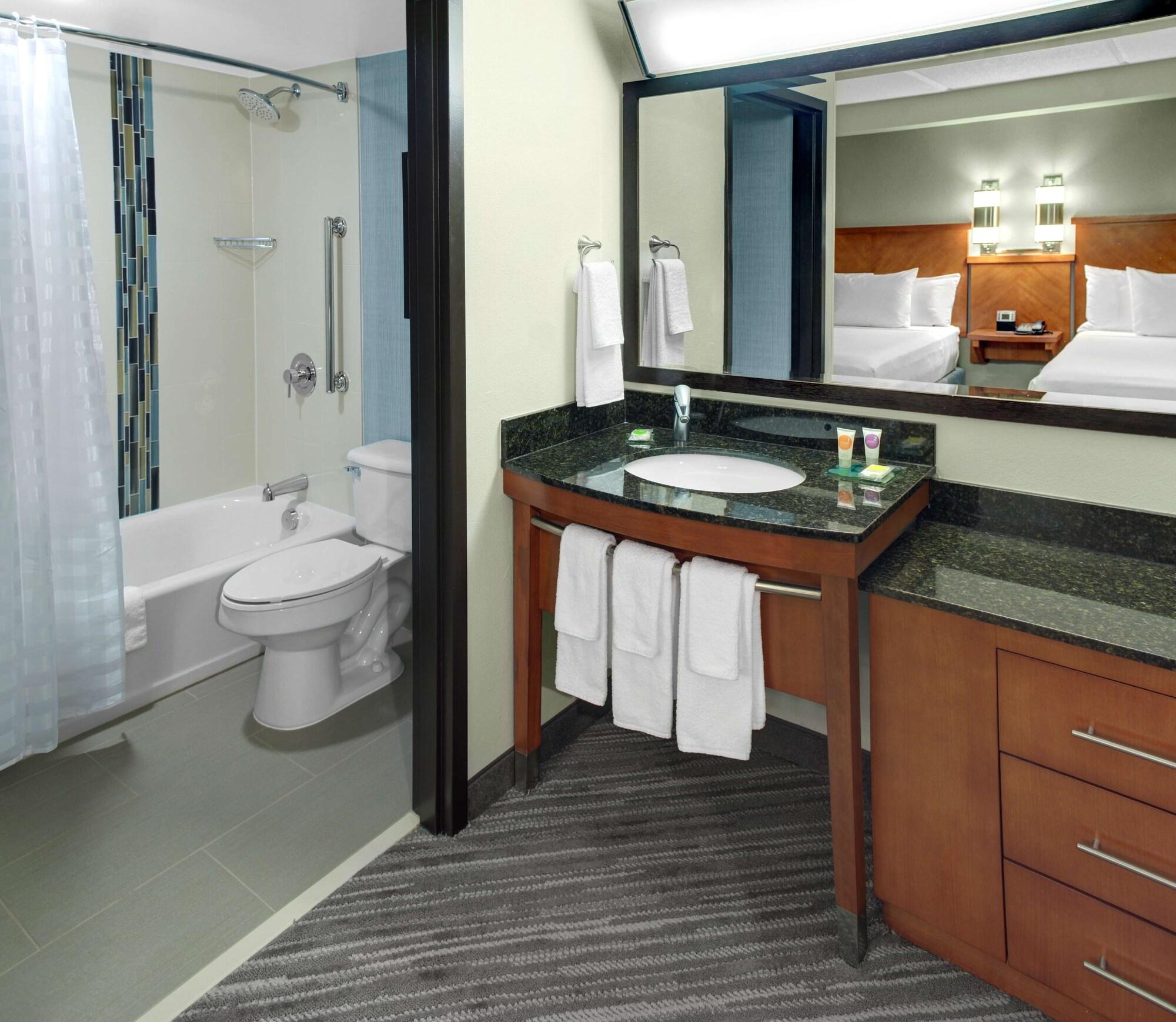 Hyatt Place Denver Airport 3*