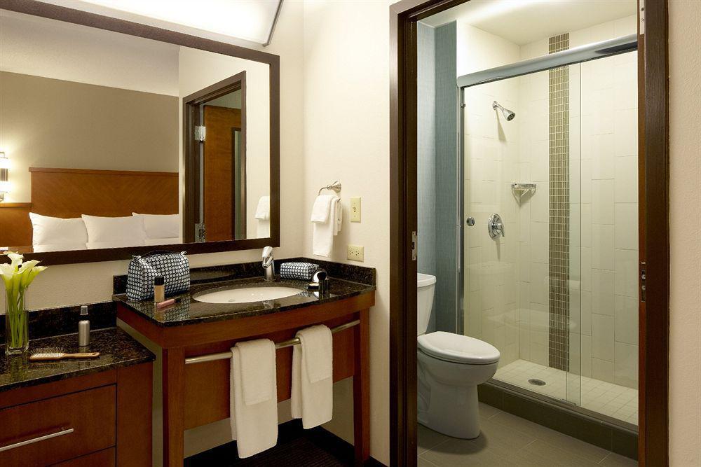 Hyatt Place Denver Airport 3*